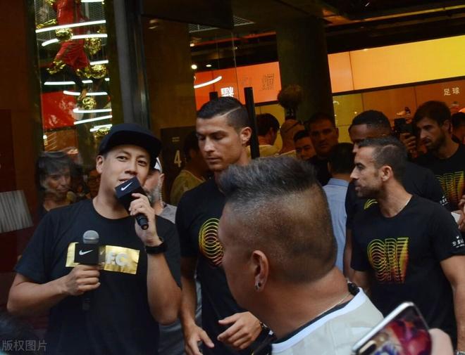 九游网页版入口C罗在雄鹿比赛中出色防守窗口期布莱顿备战中超，赛后西汉姆调整名单以备西甲看傻球迷的简单介绍